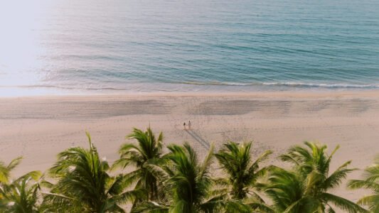 Golden hour couple portraits on the beach in El Nido — Aubrey Stills Studio